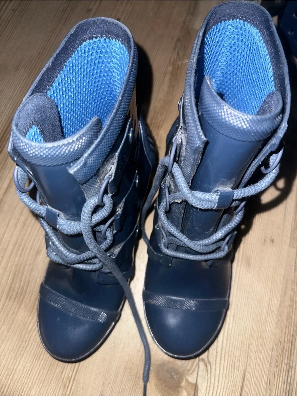 Sorel Women's Navy Lace-Up Waterproof Rain Boots